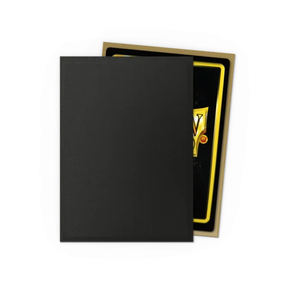 Dragon Shield: Black & Gold - 100x Matte Dual Sleeves - Standard Size - in gebruik aan de speeltafel
