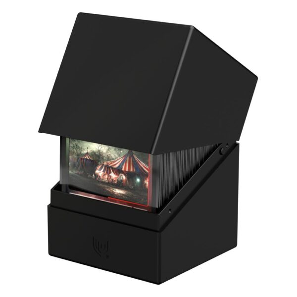 Ultimate Guard: Boulder 100+ Solid - Black - geopend met kaarten