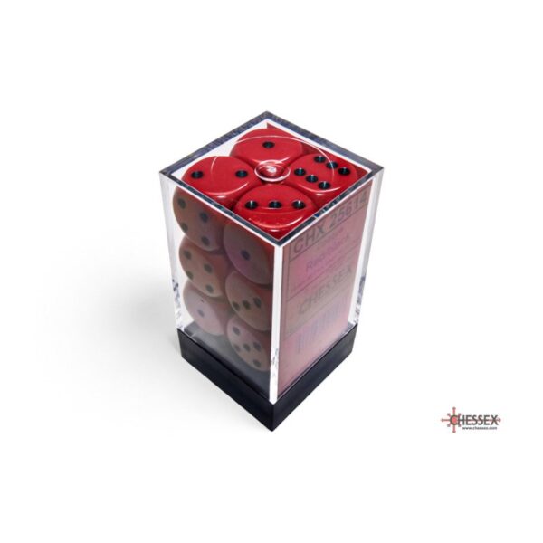 Chessex: Opaque Red/Black 16mm d6 Dice Block - 12 dobbelstenen (CHX25614) - detailopname van de dobbelstenen