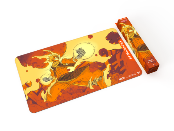UniVersus: Fairy Tail All Fired Up! - Playmat: Natsu (61 x 36 cm) - zijaanzicht