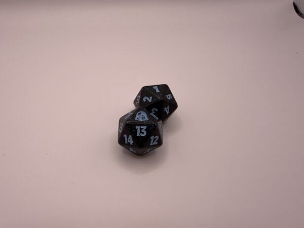 Reality Fracture Spindown D20 uit het Prerelease Pack - zijaanzicht